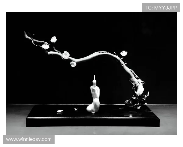 海水沉浮心中苦泪水暖人间甜爱与挣扎谱写人生百味